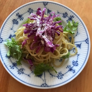 紫キャベツのサラダ焼きそば